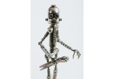 Soška panáčik s kliešťami - zváracie umenie