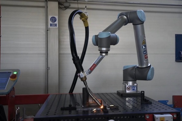 Lorch Cobot Welding Package - kolaboratívny robot