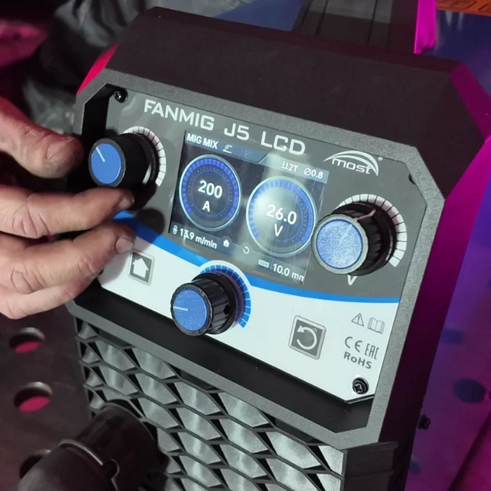 LCD ovládací panel zváračky Fanmig J5 LCD MOST