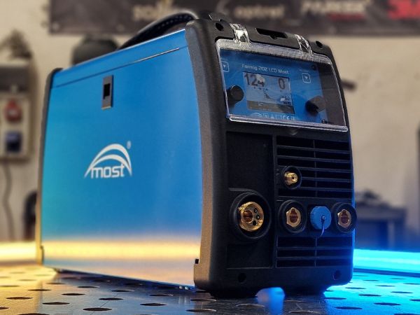Invertorová zváračka Fanmig 202 LCD Most